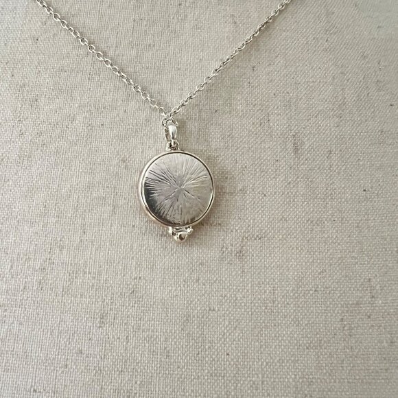 Libra Scale Zodiac Silver Tone Pendant Necklace 16" - 19" - Picture 2 of 3